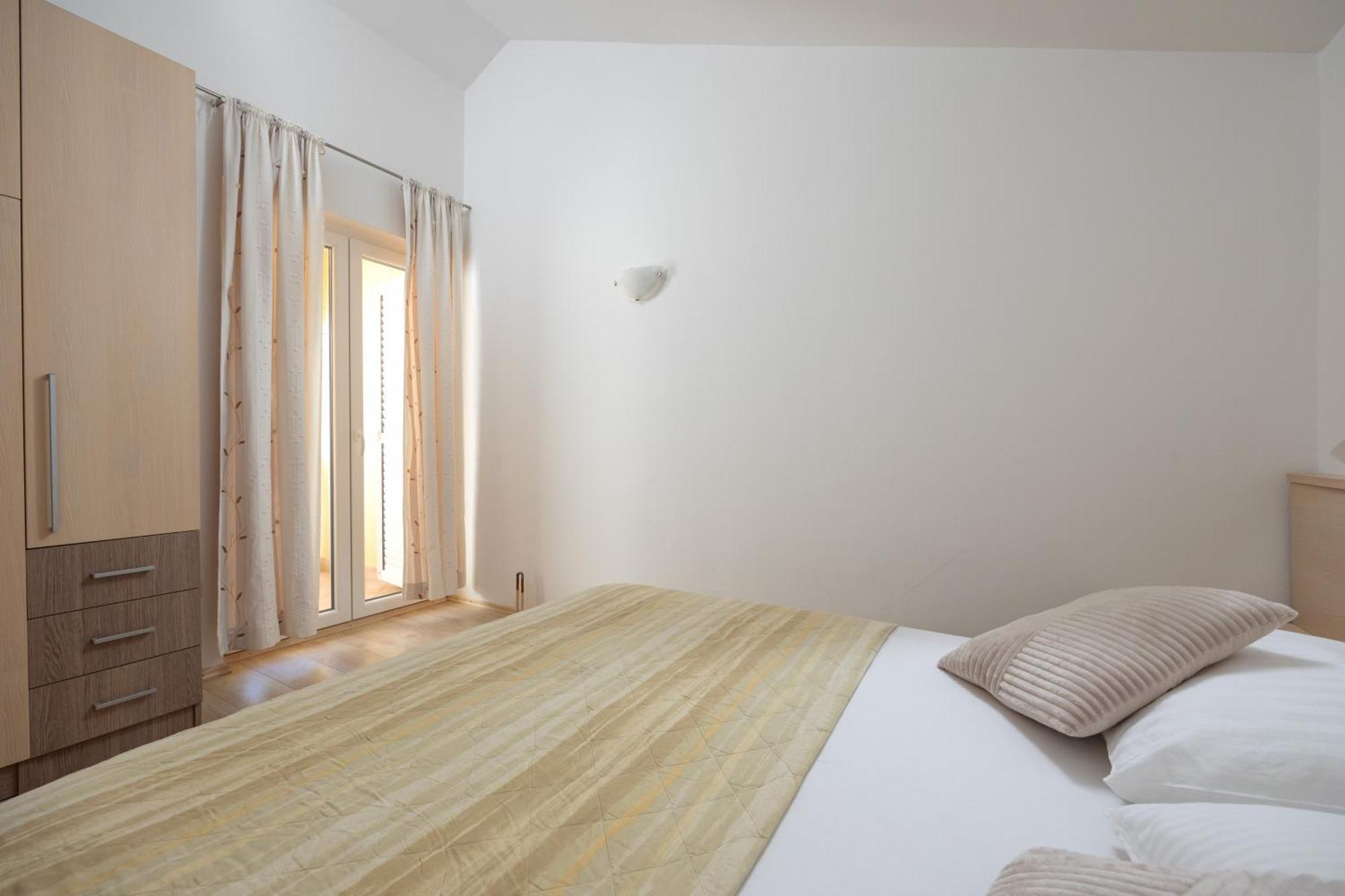 Premium Apartments - Lavica Beach Подстрана Екстер'єр фото